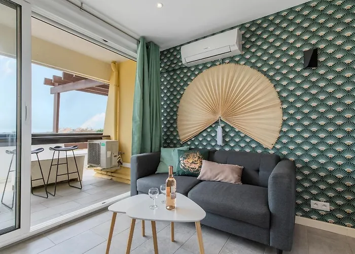 Zen Et Summer Zen Coursive Naturiste *