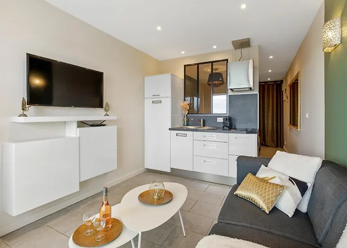 Zen Et Summer Zen Coursive Naturiste Apartment