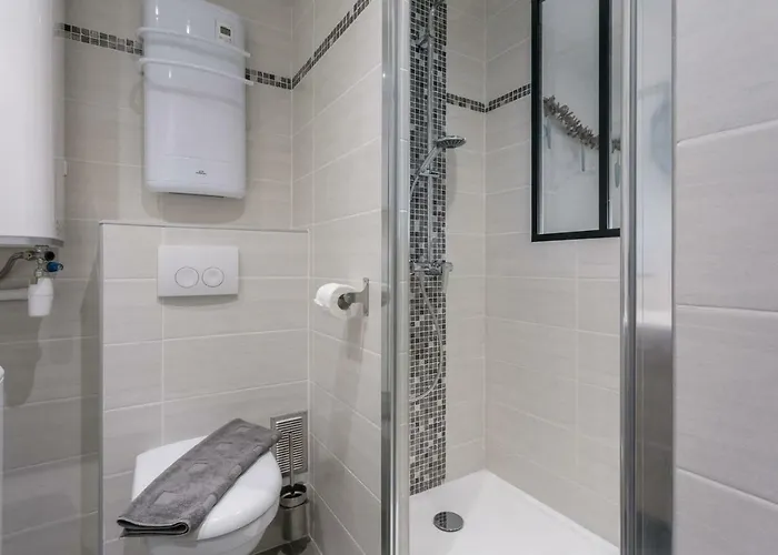 Zen Et Summer Zen Coursive Naturiste * Agde